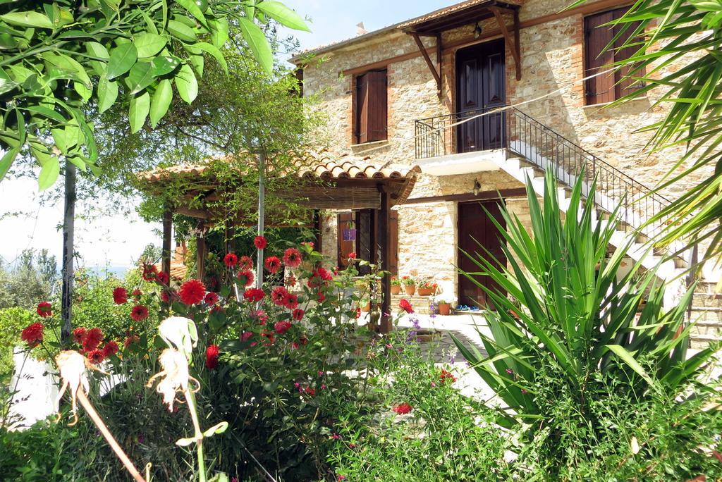 לפוקסטרו Tsorni Hill Cottage מראה חיצוני תמונה